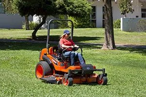 ZERO TURN MOWERS